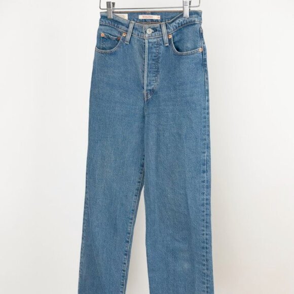 Levi's Georgie Blue Ribcage Straight Ankle Jeans - Picture 3 of 9